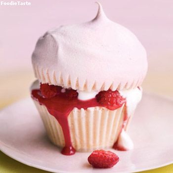สูตรพิ้งค์เมอแรงค์ คัพเค้ก ราสเบอร์รี่เคริด (Pink Meringue Cupcakes with Raspberry Curd)