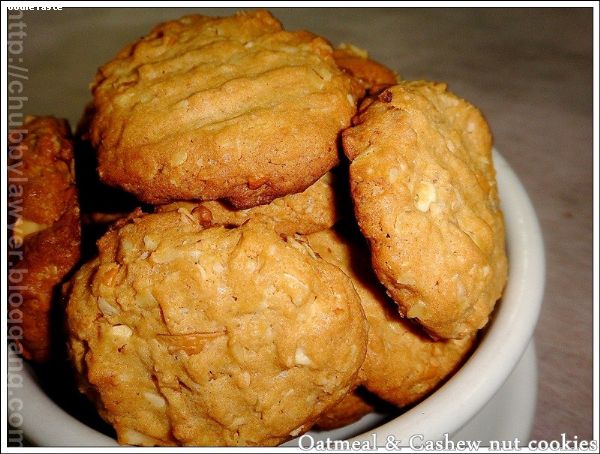 สูตรคุกกี้โอ๊ตมีลใส่มะม่วงหิมพานต์ (Oatmeal and Cashew nut cookies)