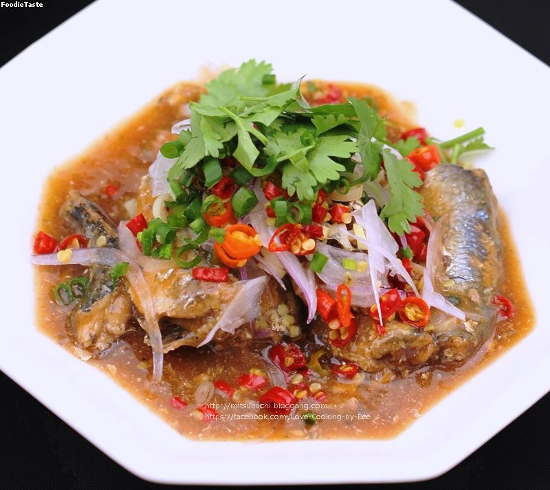 ยำปลากระป๋อง (Spicy sadine thai style)