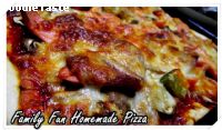 Family Fun Homemade Pizza (พิซซ่าจัดเต็มตามใจฉัน)