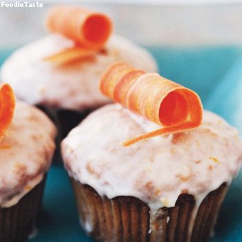แครอทคัพเค้ก ออร์เร้นจ์ไอซิ่ง (Carrot cupcakes with orange icing)