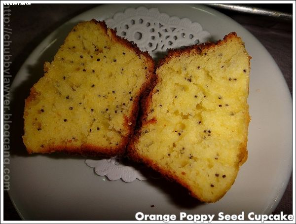 เค้กส้มป๊อปปี้ซีด (Orange poppy seed cupcake)