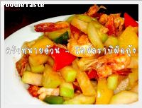 โคห์ลราบิผัดกุ้ง (Stir fried Kohlrabi and shrimp)
